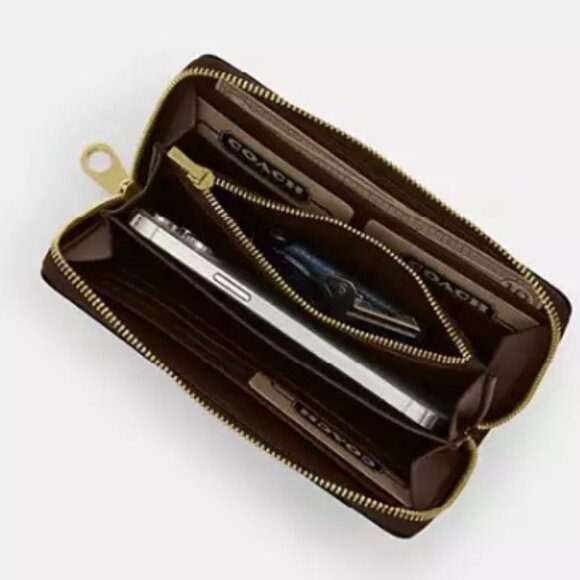 Coach X Peanuts Long Zip Around Wallet - NWT - - Picture 4 of 4